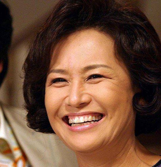 在剧中扮演恶角,所以给人的印象很深刻,但其实在私底下她是很善良的