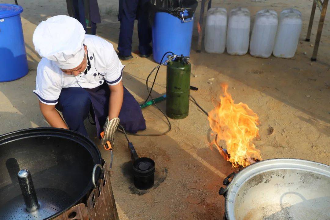 季度考核丨一組圖片直擊炊事考核現場_菜餚_灶臺_瞬間