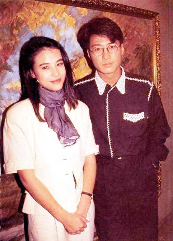 周海媚:情途坎坷,为了小男友定居北京,而今情感感悟让人落泪_伍士荣