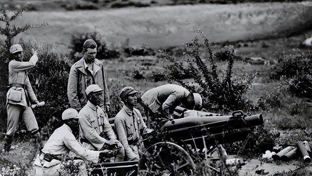 老山插旗照:两位"主人公"没牺牲,现在一个当安保,一个已下岗_照片