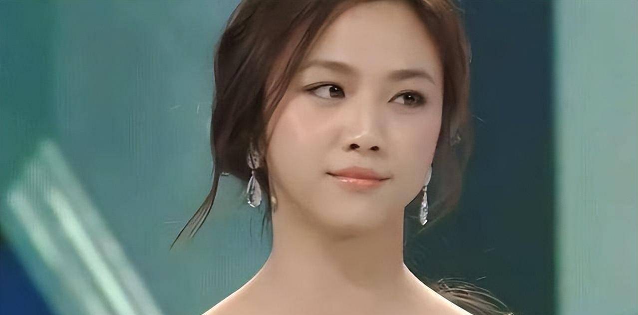 汤唯时隔15年又出王炸,生日前摘得韩国影后,却仍无法面对梁朝伟_电影