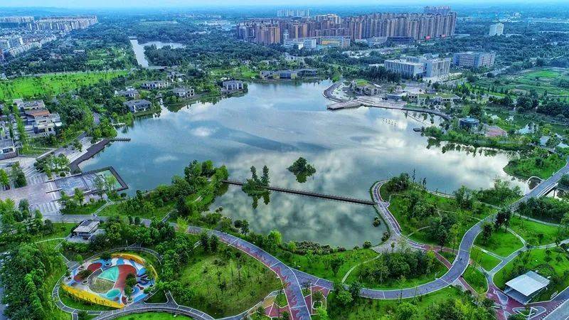 成都雙流區空港中央公園之五湖四海以智慧蓉城建設賦能城市高效能治理