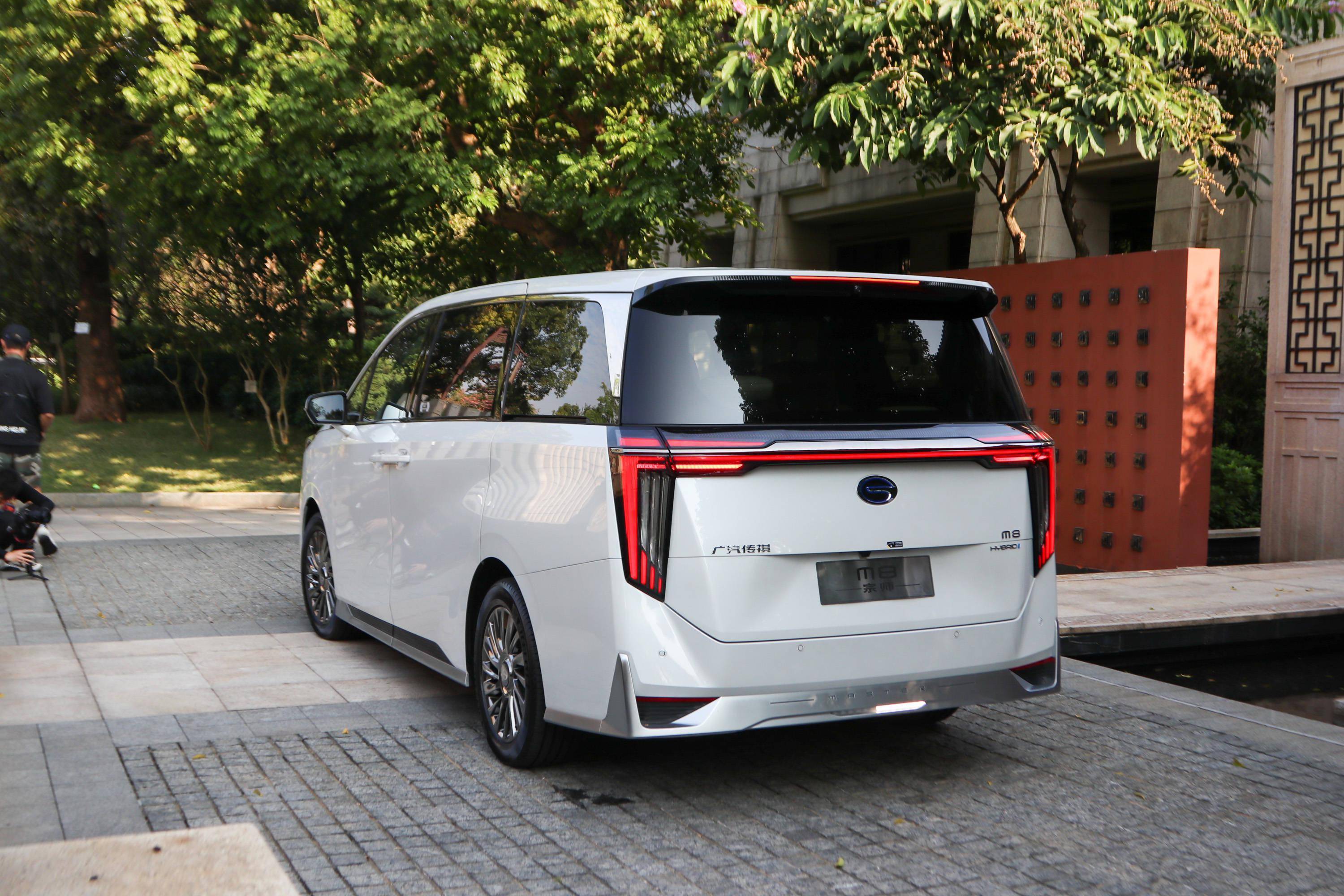 豪华mpv先行者场地试驾广汽传祺m8宗师