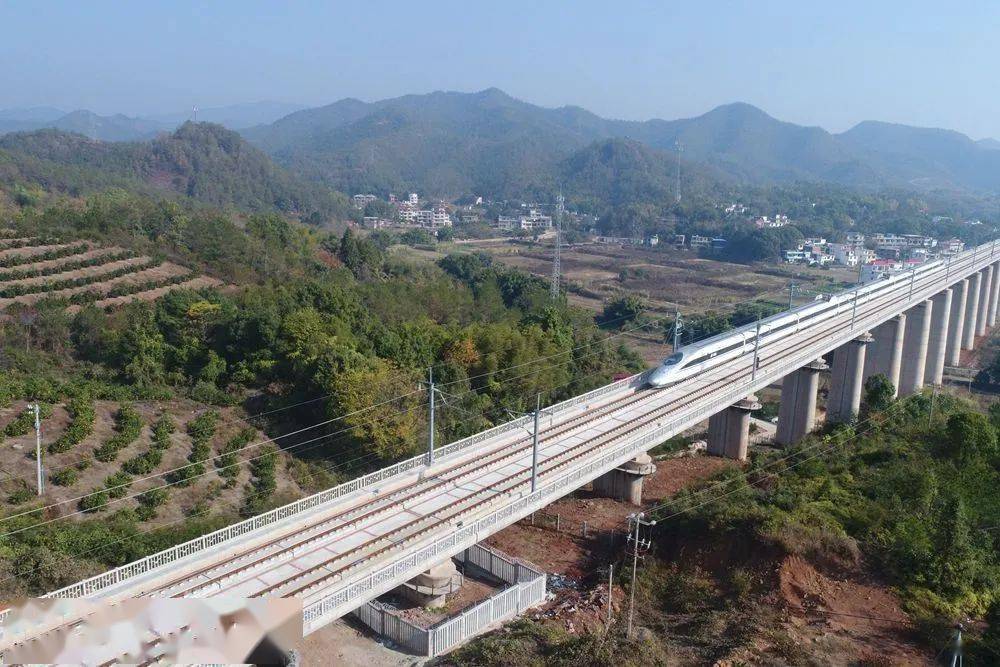 在貴陽龍洞堡機場地下綜合交通樞紐隧道工程建設中,中鐵二十一局完成