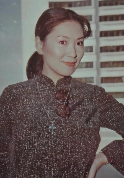 一婚丈夫出轨,二婚丈夫嗜赌如命,"香港公主"李司棋的平凡人生_电影_冯