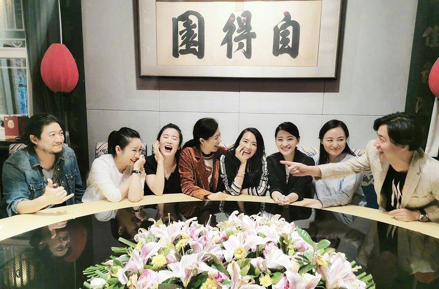 同班不同命,96级"八朵金花",曾黎胡静张彤只能演配角,输在哪_梅婷