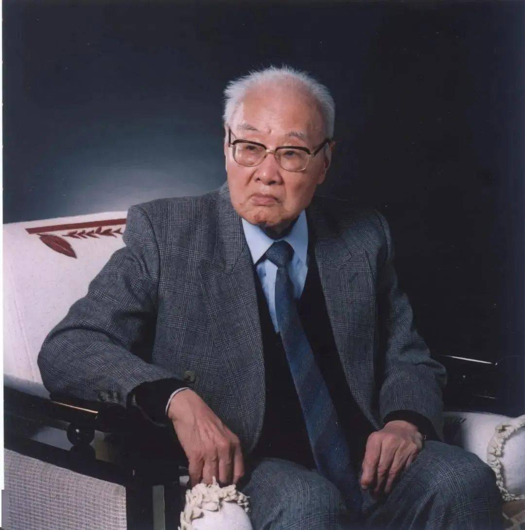 钱仁康(1914—2013)中国音乐学家,作曲家.江苏省锡山市人.