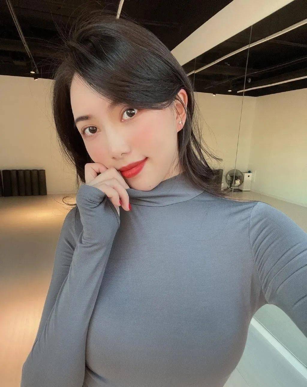 今日份国产健身女神,微博:@辜辜gigi,今年25岁,现是一名运动博主.