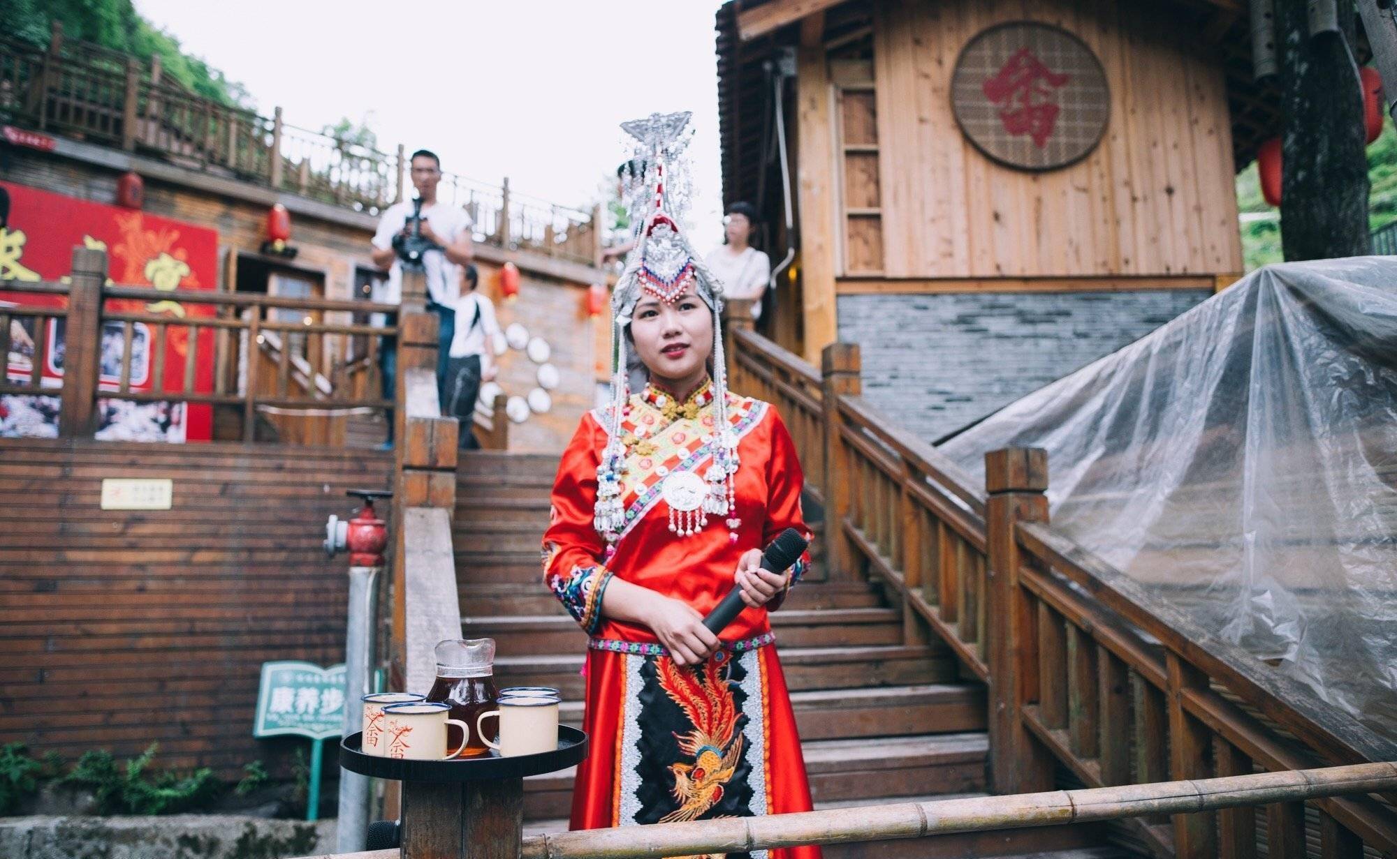 让川村,藏在文成山水间的"世外桃源",长桌宴深受大家的喜爱_西坑畲族