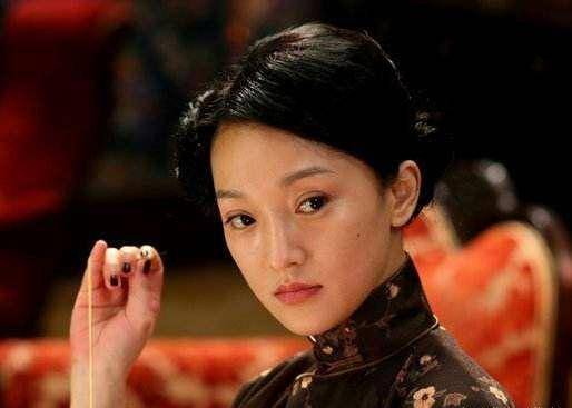 周迅将出演屠呦呦,扎丸子头笑容似少女,46岁无子婚姻走向成谜