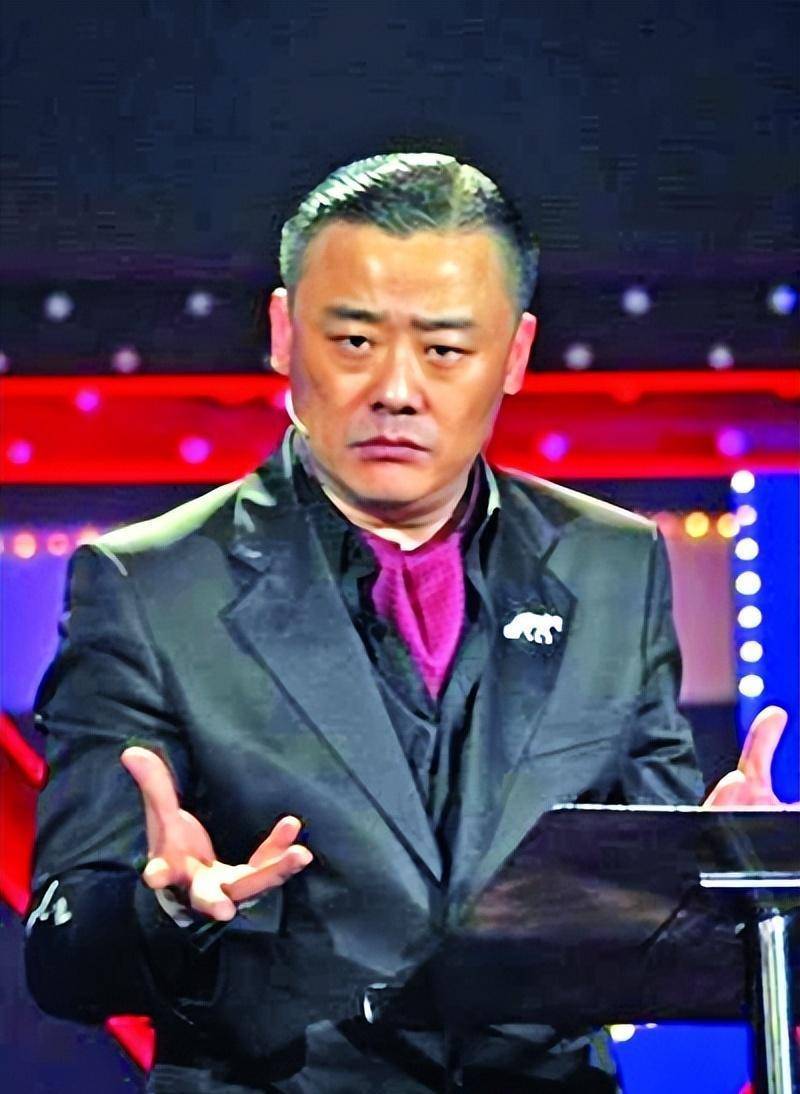 巨贪前夫前脚入狱,转身嫁给周立波的女富豪胡洁,如今怎么样_杨胜华