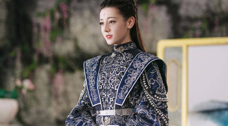 《枕上书》大婚开虐,凤九嫁衣曝光,迪丽热巴一身紫衣造型惊艳_姬蘅