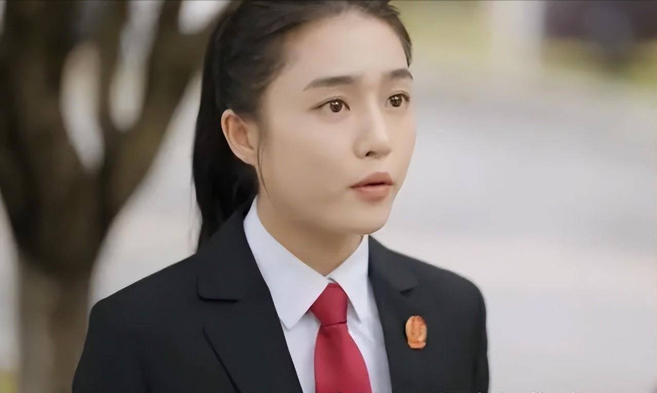 钟媛媛选择归还100万评论不一_盛方明_生活_感情