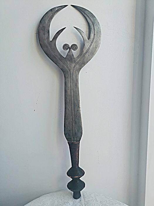 非酋的象征,既能斩首,又能当货币用的刚果斩首刀_刀具_战俘_部落