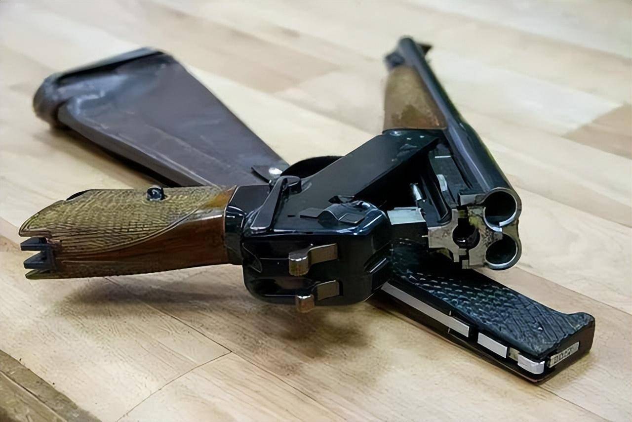 三根枪管,重机枪口径,枪托内置大砍刀_枪械_发射_应急