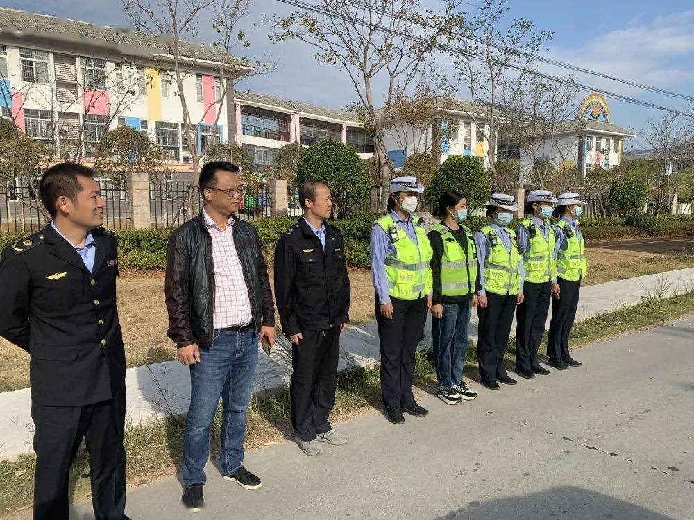 兴国交警持续开展二(三)轮车专项治理行动!