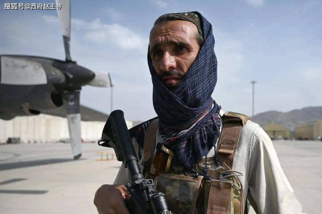 苏联入侵阿富汗,堂堂全球霸主,为何要与一个小国过不去?