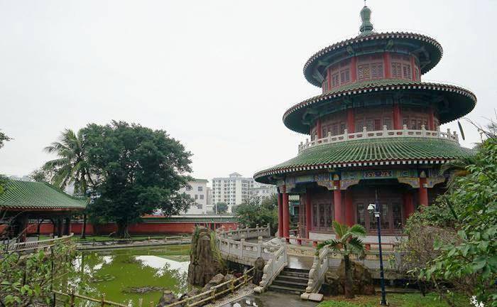 成为导火索,使海瑞墓遭到破坏,尸骨被挖出,先是游街示众,最后在海口市