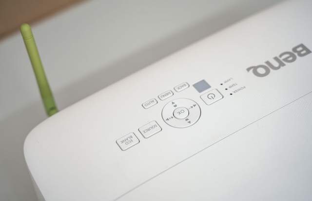 办公娱乐,一机搞定,明基 E520 智能商住投影机评测