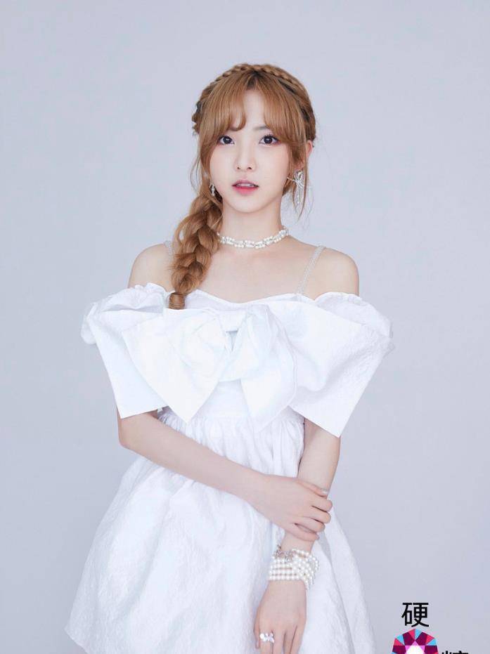 硬糖少女写真照:希林少女风,王艺瑾穿黑裙,唯独她失去笑容_赵粤_决赛