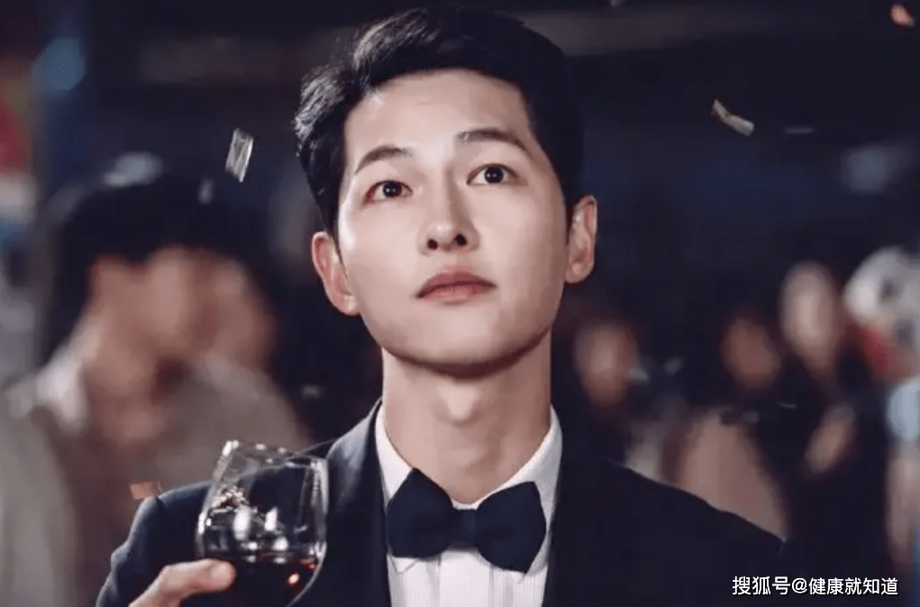 宋仲基新剧《财阀家的小儿子》公开首张海报!