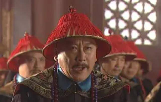 康熙忠臣索额图，晚年活活被饿死，全家满门抄斩，下场为何如此？_皇帝_太子_索尼