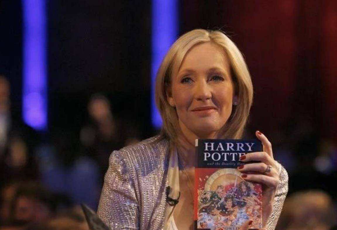 新版《哈利波特》绝了：哈利妈妈是跨性别者，小矮星彼得性别不明