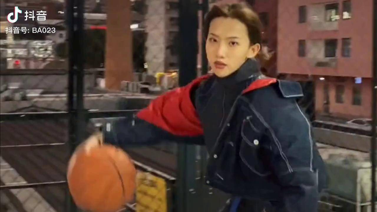 中国最强女街球手艾林林,她用实力证明女孩子打球也很帅!