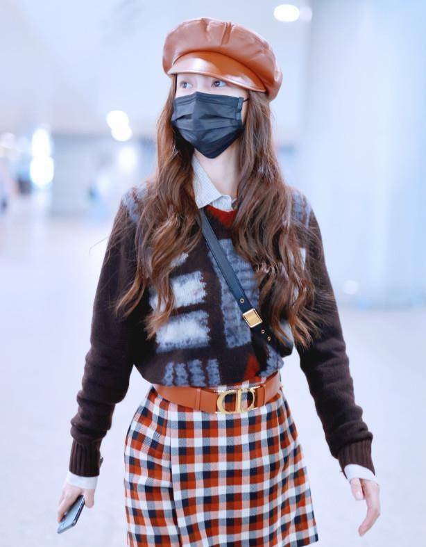 baby为扮美穿jk裙,看她秀出"初恋腿"后:替黄晓明心动了_形象_裙装