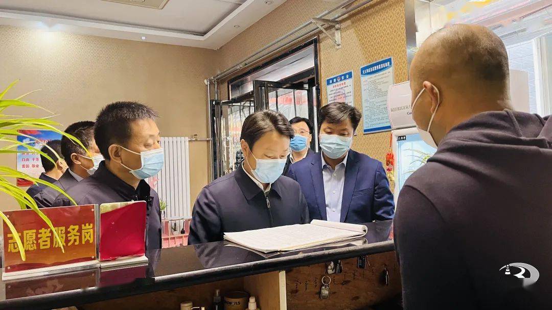 彬州市市长陈加宝检查小旅馆 高速出入口 医院疫情防控工作_人员_检测