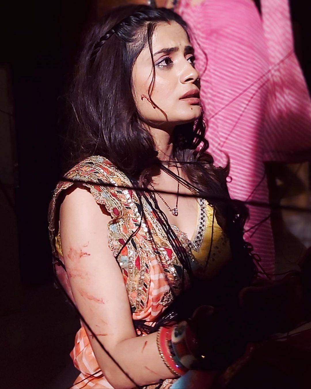 30岁印度女星维莎莉·塔卡上吊自杀,遗书中自曝长期遭受邻居骚扰_维萨