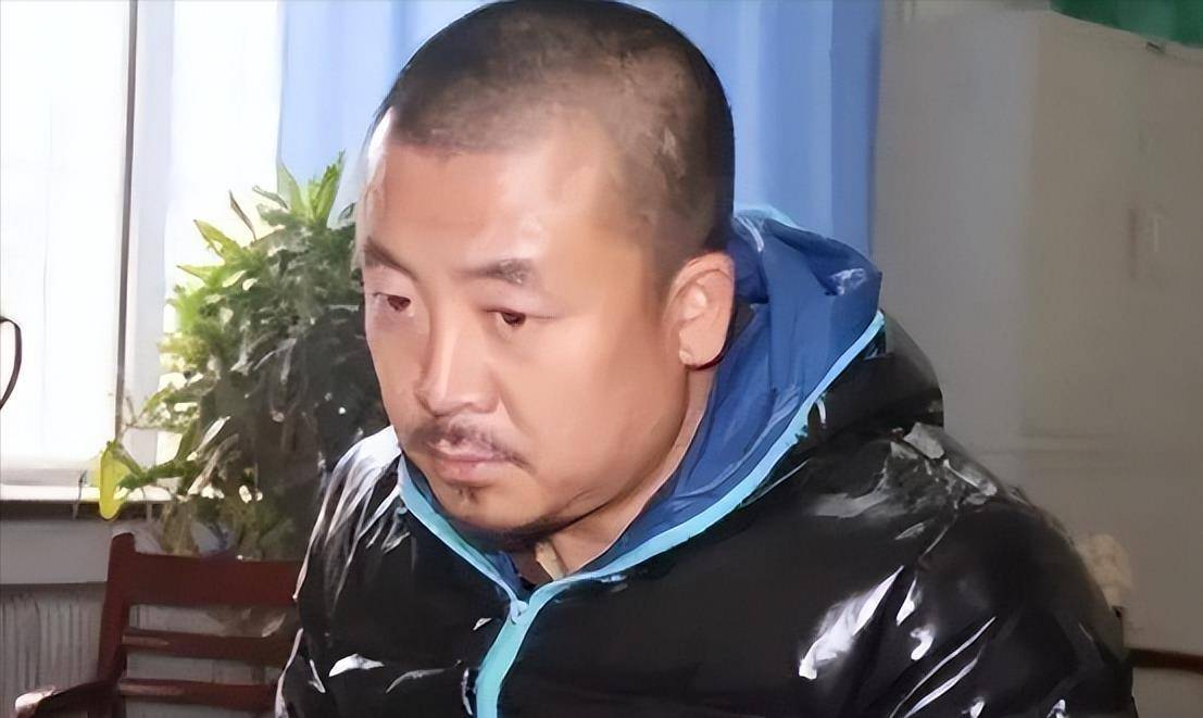 2019年,吉世光因表现良好提前出狱,如今的他开始活跃在短视频中.