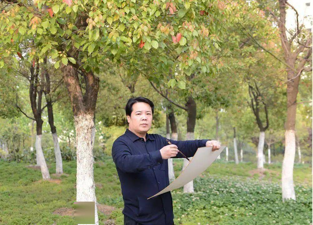 【国画天地】取法传统探寻新路——斐希明的山水与梅花_裴希明_安徽省