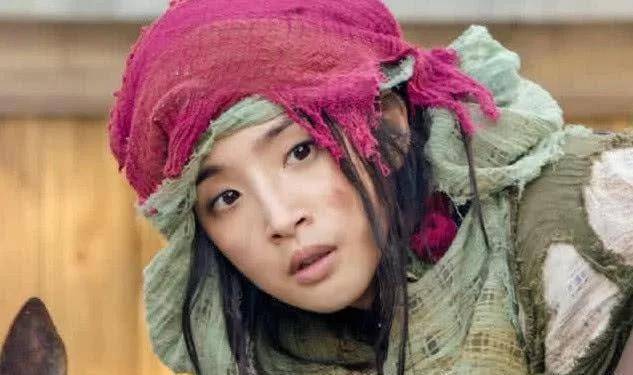 最经典的美女乞丐装,其他几位广受好评,只有她,被观众纷纷吐槽_剧中