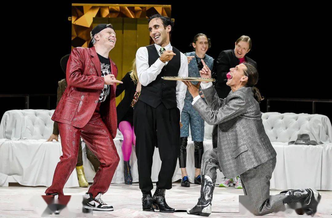 借壳"伪君子",讲一个德国变迁的寓言_奥尔贡_公寓_财富