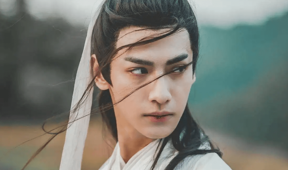 全程挑眉,被称"男版鲁豫",罗云熙把"演技炸裂"玩出新花样