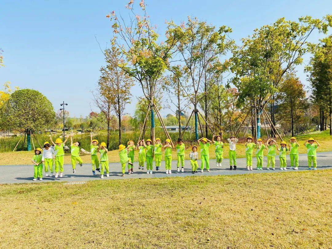 秋天宝藏之旅丨湖南益阳市伟才幼儿园秋游纪实_孩子_大自然_游戏