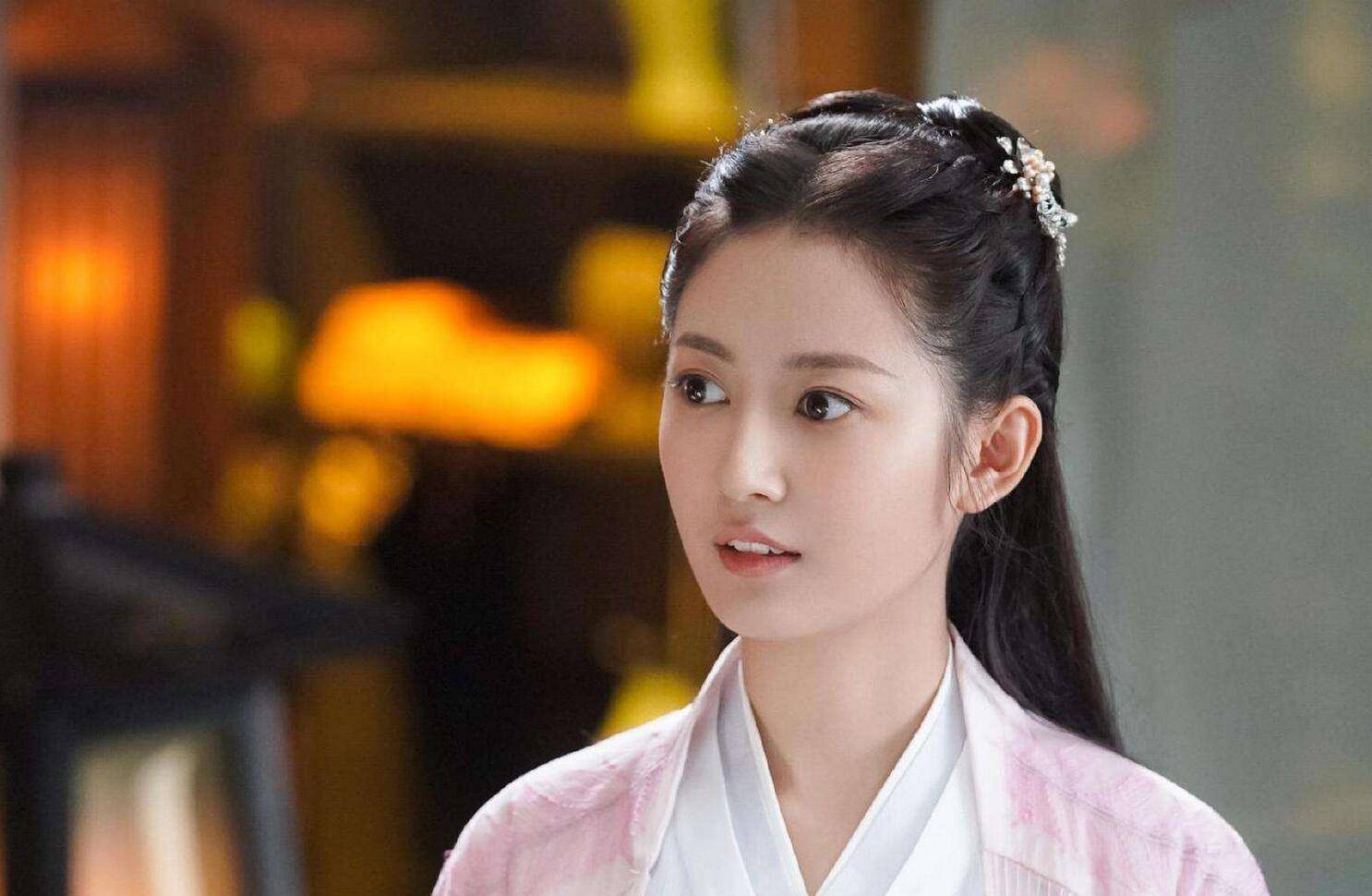 陈钰琪又一古装新剧定档,合作大众公认的男神,此剧开播必将大火_收视
