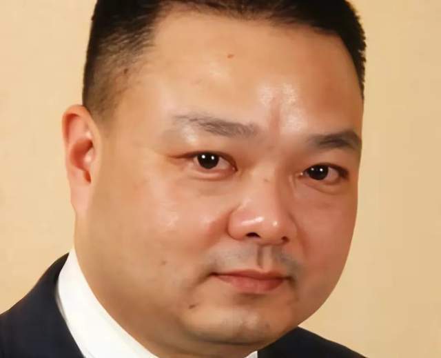 华为太子爷任平:他是任正非唯一的儿子,却因"平庸"被外界质疑_孟晚舟