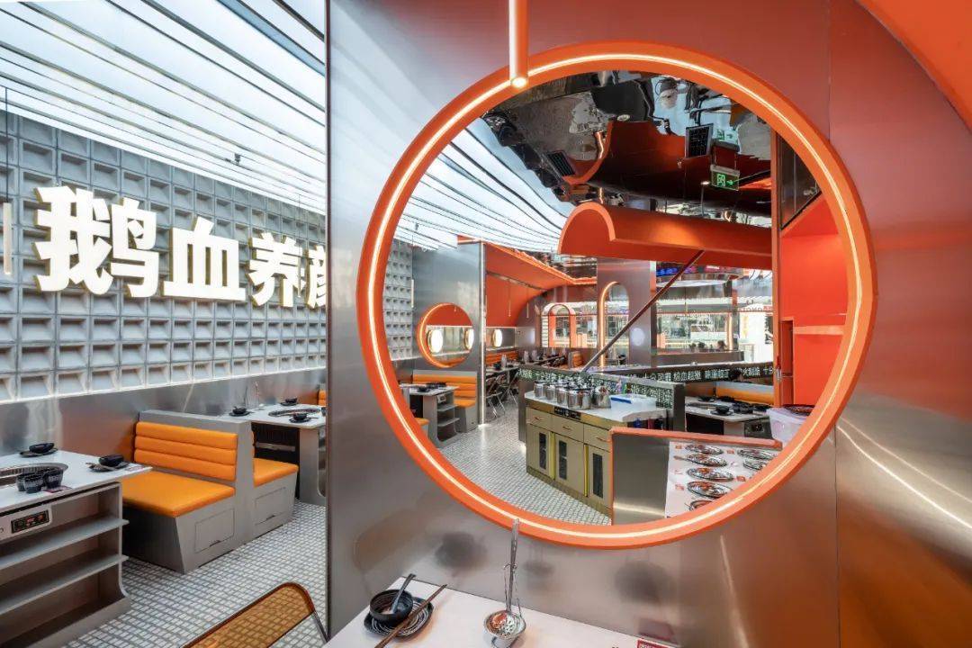 李春设计 x 傲火鹅血火锅店:解构主义下的品牌美学演绎_空间_色彩