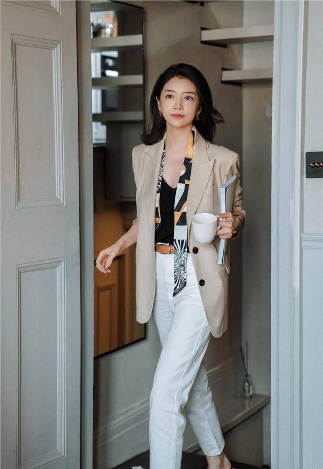 女人不一定非要穿大牌,跟三木博主学穿搭,优衣库也能穿出轻奢感_颜色