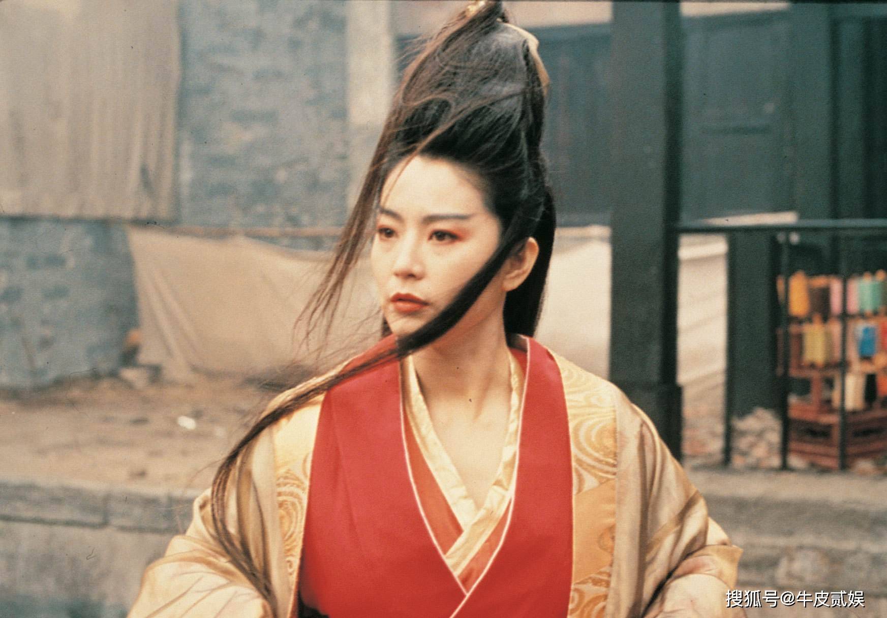那些年港片女神的风采_港风妆容穿搭风格_港风女神气质