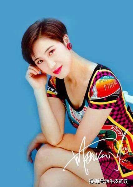 港风女神气质_那些年港片女神的风采_港风妆容穿搭风格
