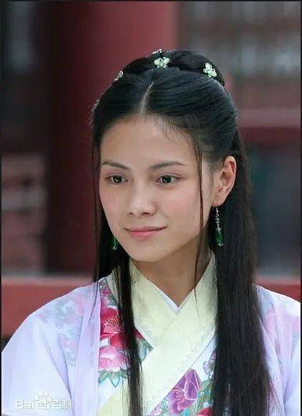 鬼后李心洁:养继女,为不忠诚丈夫生双胎,她的包容"另有隐情"?