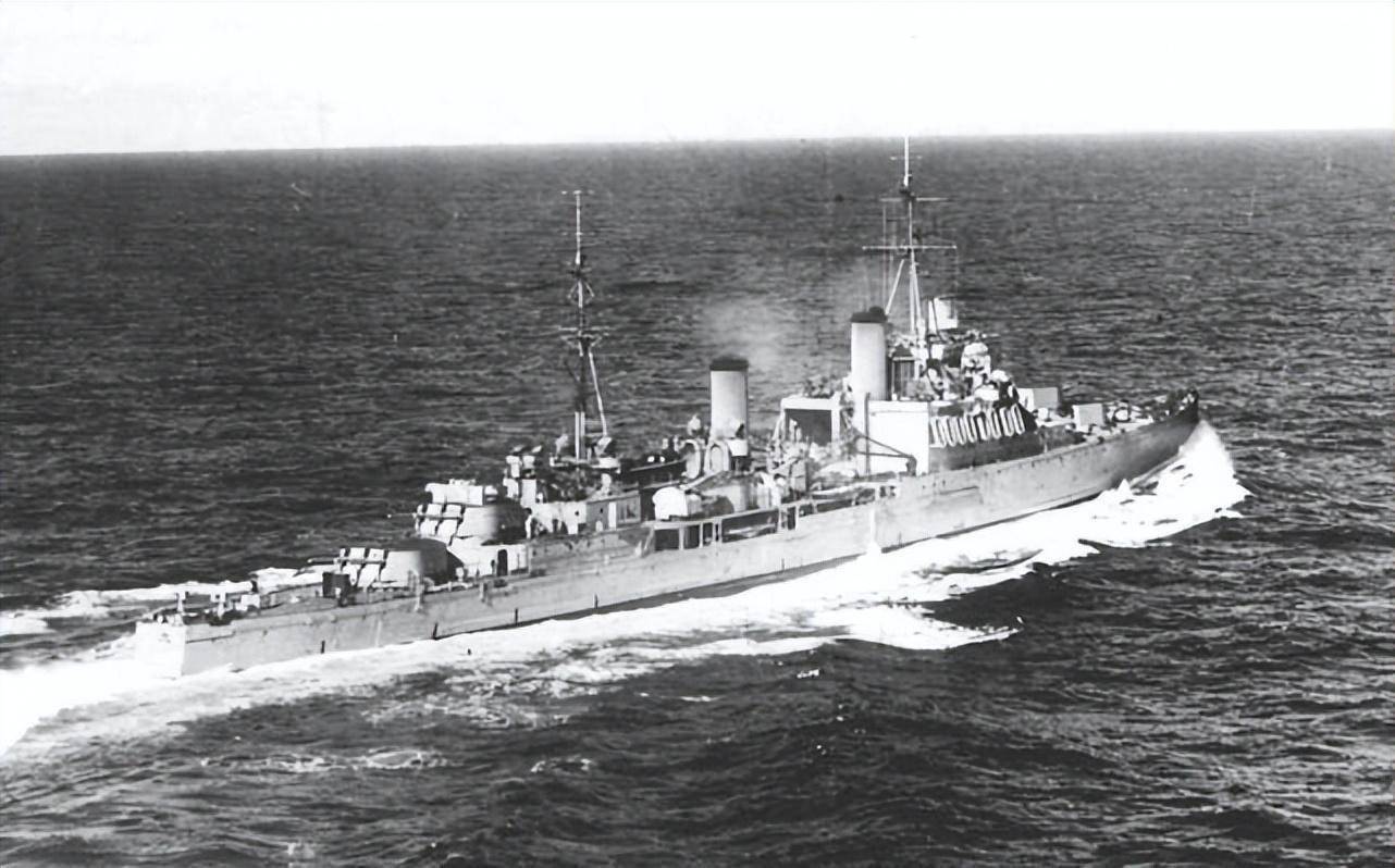 印度海军曾拥有2艘巡洋舰，比中国重庆舰火力还强，曾到上海访问