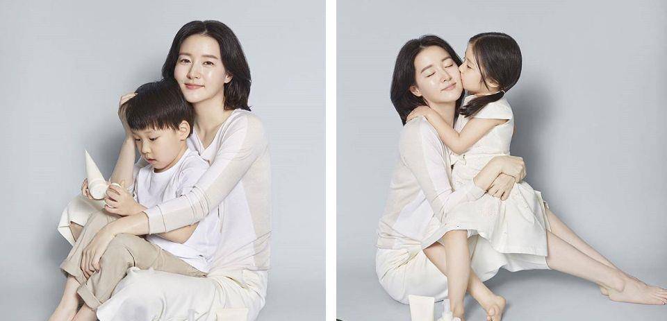 如今龙凤胎已经快要10岁了,之前李英爱曾晒出两人的幼稚园毕业照,清纯