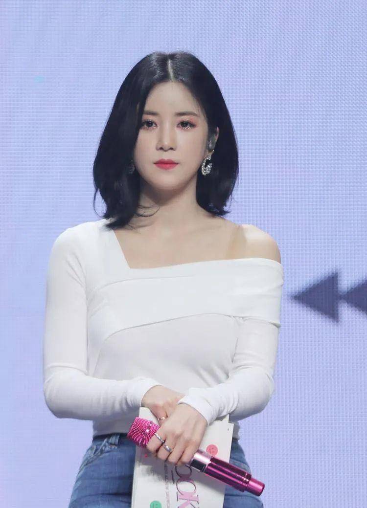 出道十年的"人品甲"女爱豆也被曝校园霸凌了?_朴初珑_cr_网络