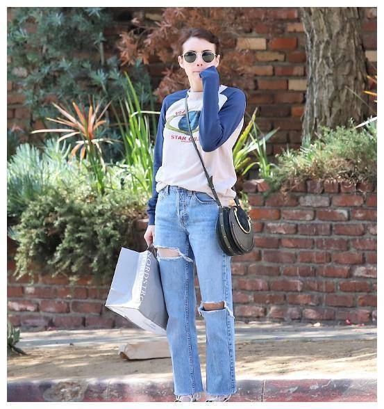 别懊恼秋裤怎么穿了，有那4条牛仔裤就够了，能够穿到冬天