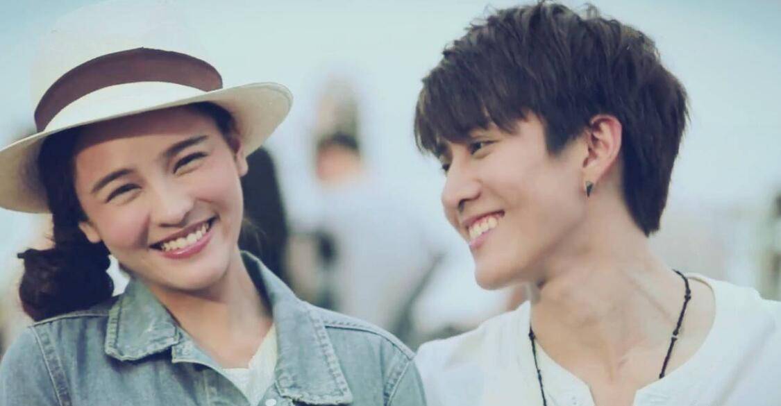 其实,mike和前女友sara已经分手了,但是分手时才发现sara已经怀孕