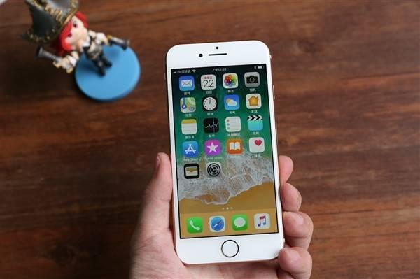 iPhone SE 4将换刘海设计，苹果告别Home键